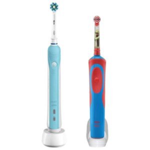 Электрическая зубная щетка Braun Oral-B Pro 500 (D16.513.U) + Stages Power Star Wars (D12.513.K)