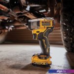 Гайковерт DeWalt DCF902D2 (с 2-мя АКБ, кейс) Гайковерт DeWalt DCF902D2 (с 2-мя АКБ, кейс)