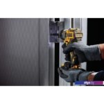 Винтоверт DeWalt DCF601D2-QW (с 2-мя АКБ, кейс) Винтоверт DeWalt DCF601D2-QW (с 2-мя АКБ, кейс)